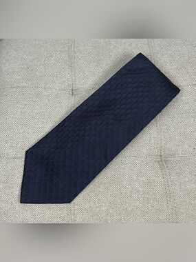 Kolte Italy Necktie Tie 58”X3.75” 100% Silk Blue Textured Geometric Handmade